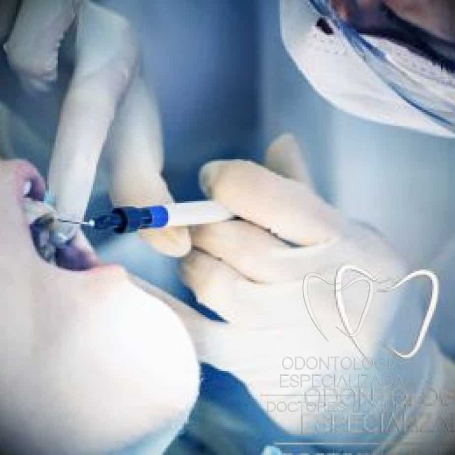 denturista lo suficientemente amable